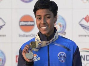 Chillicothe’s National Swimming Medalist Makes Waves at Marceline Pool!