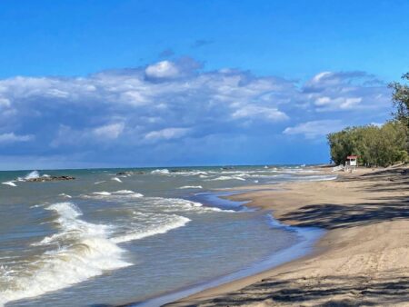 Beach 8 Reopens for Swimming – Dive In and Make a Splash Today!