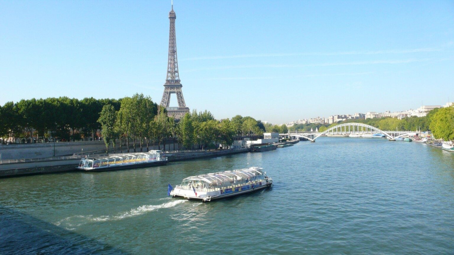 Thrilled Swimmers Flock from Around the World as Seine River Reopens