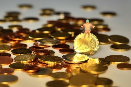 Dive Into the Perfect Christmas Gifts for Swimmers This Year!