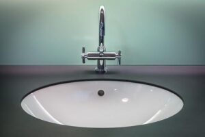 Why Do I Keep Sinking When I Try to Float? – Find Out What’s Holding You Down! Why Do I Keep Sinking When I Try to Float? – Find Out What’s Holding You Down!