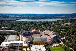No. 14 Wisconsin Badgers kick off their season at home with an intrasquad – Wisconsin Badgers